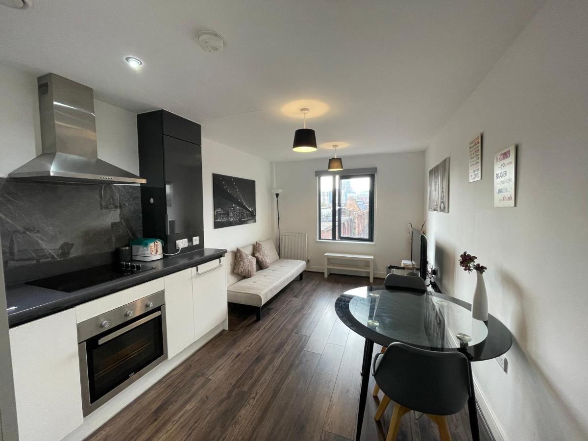 Modern Apartment Near Bullring 버밍엄 외부 사진
